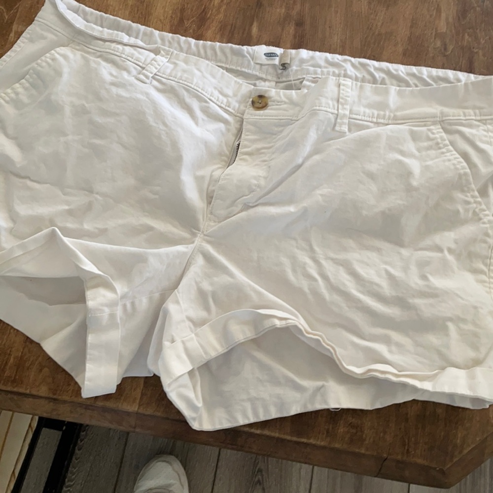 Old Navy white shorts